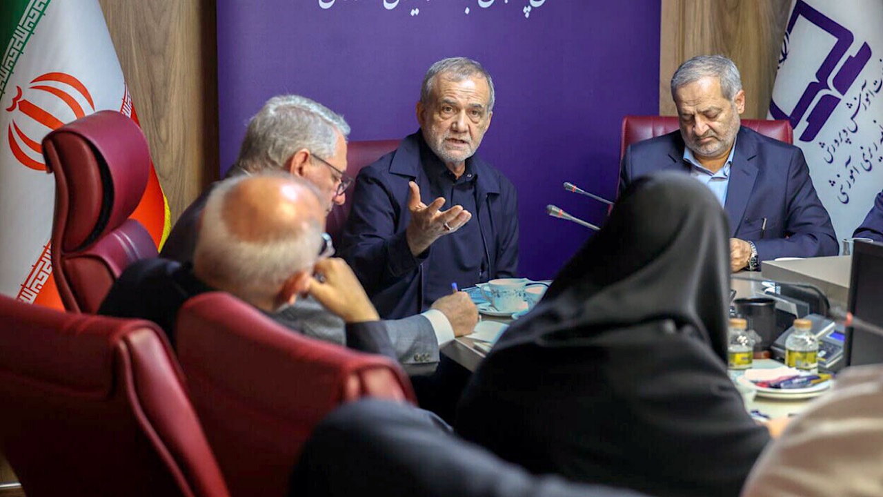 پزشکیان: نباید به بهانه جنگ، کشور را در وضعیت نیمه‌ تعطیل قرار دهیم
