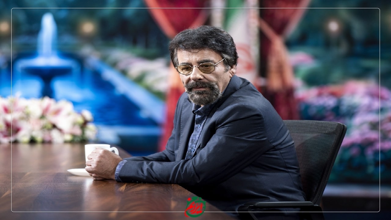 علیرضا افتخاری: رهبر شهید در یکی از جلسات فرمودند چرا آنقدر غمناک می‌خوانی؟ + فیلم
