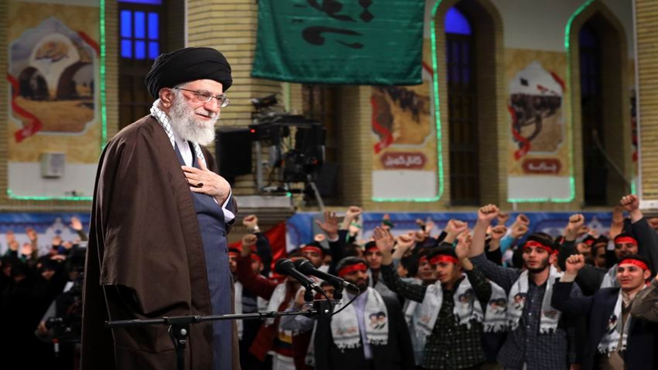 نسل‌های ایران؛ از داغ فقدان تا عزم ادامه راه رهبر شهید + فیلم