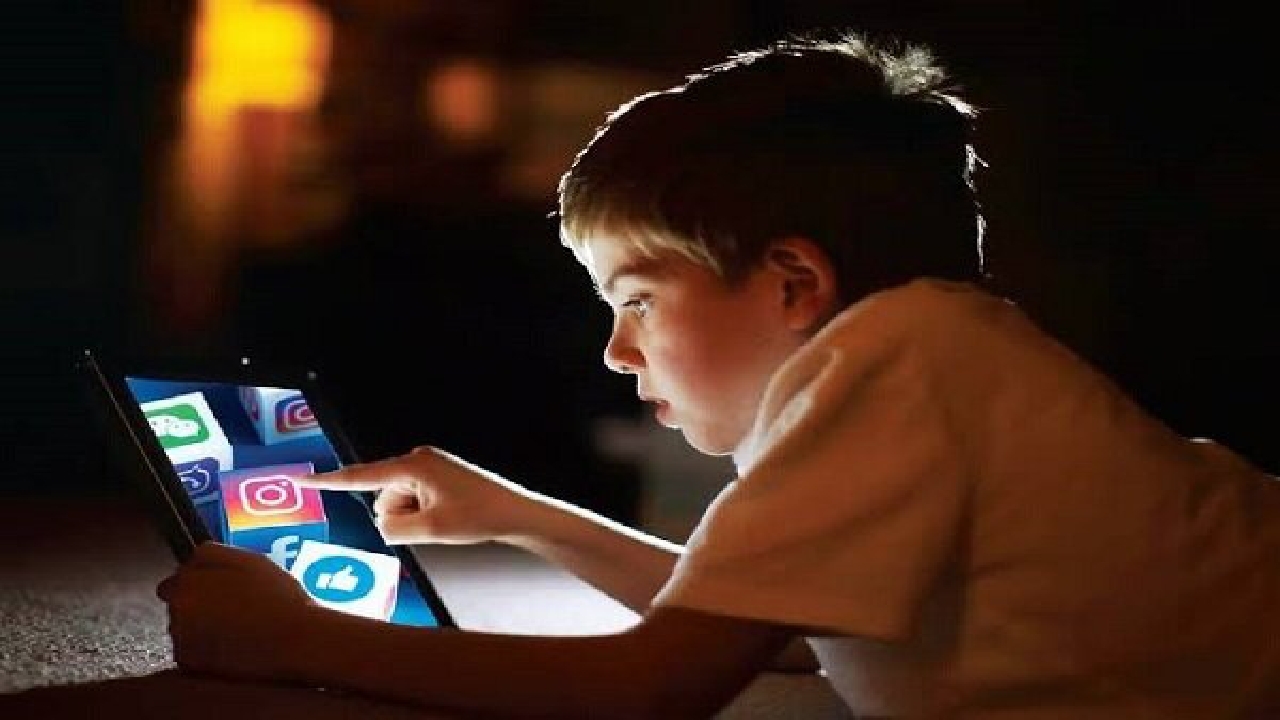 نوجوان در میدان جنگ روایت‌ها؛ قربانی یا مخاطب فعال
