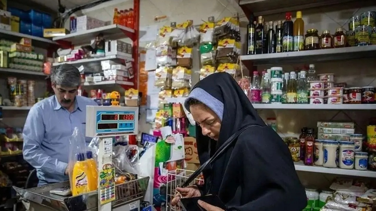 فعالیت تمامی سوپرمارکت‌ها در مسیر‌های تشییع رهبر/ فعالیت برخی‌ها ۲۴ ساعته شد