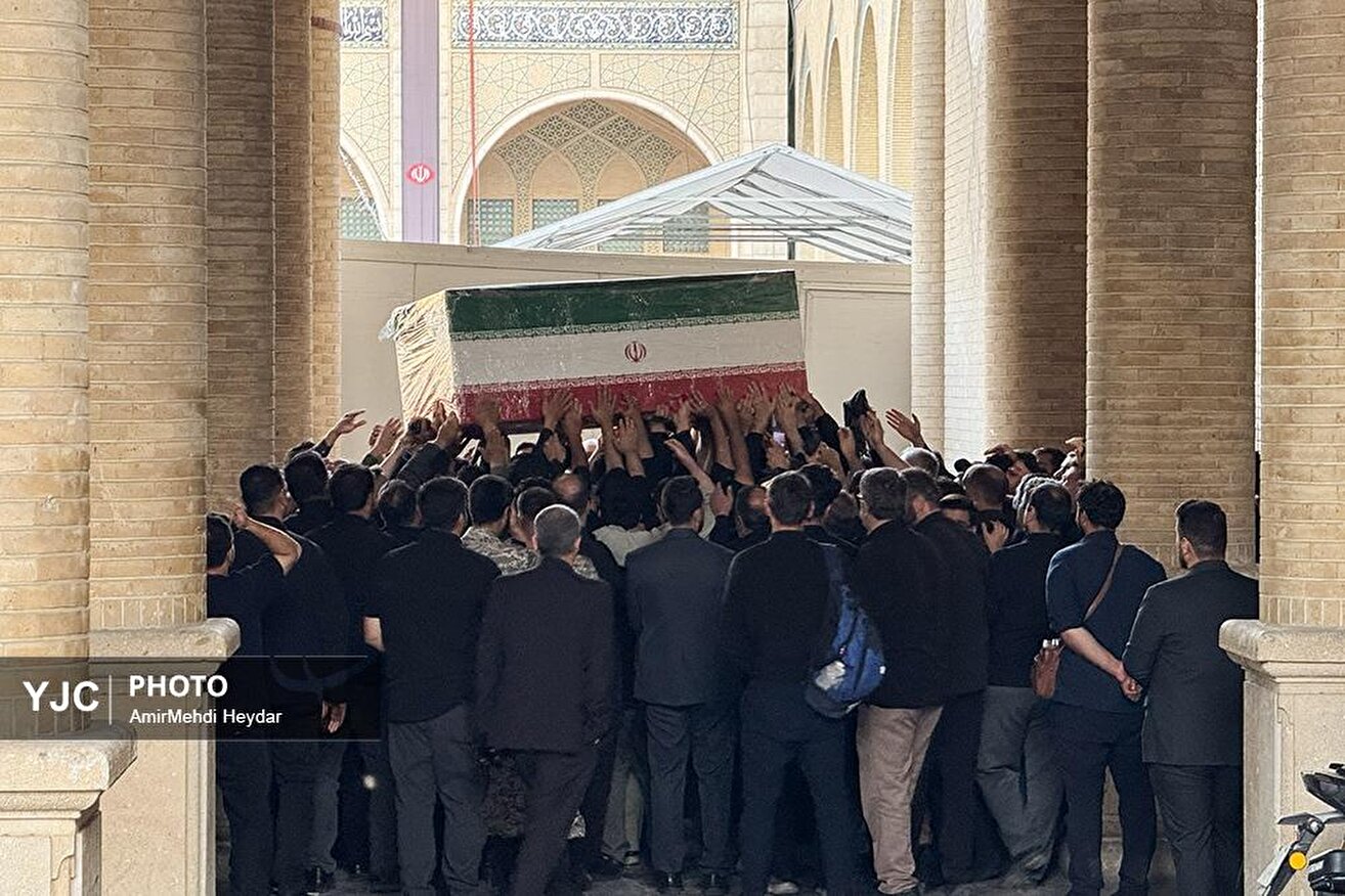 ورود پیکر مطهر قائد شهید انقلاب اسلامی به مصلی تهران
