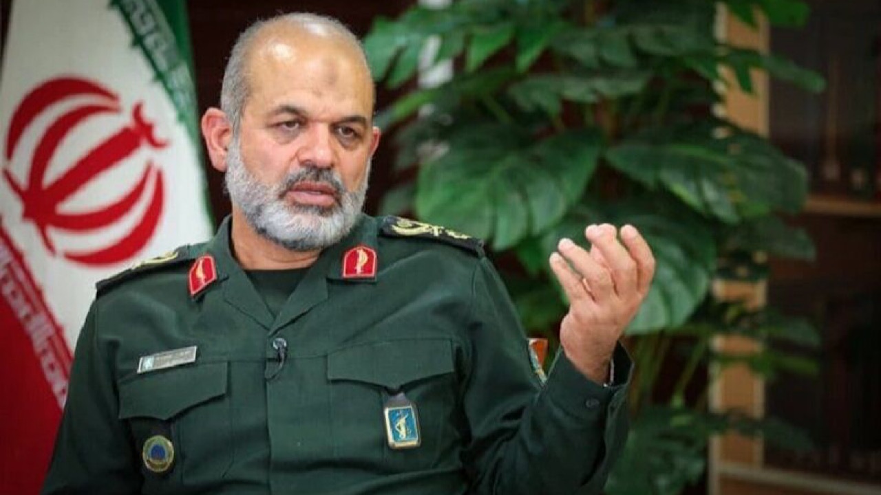 سردار وحیدی: دشمن تسلیم شدن ایران را به گور می‌برد