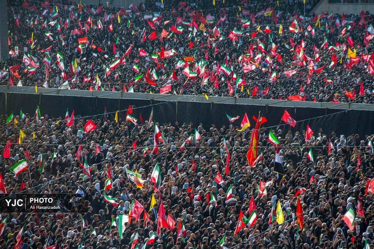 مراسم وداع با قائد شهید امت در مصلای تهران