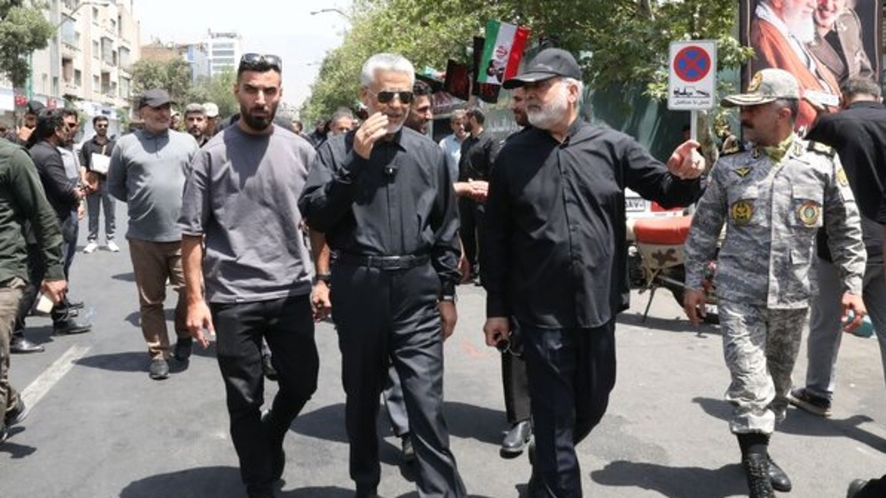 دریادار سیاری: مردم با حضور میلیونی خود در مراسم وداع با رهبر شهید حماسه آفریدند