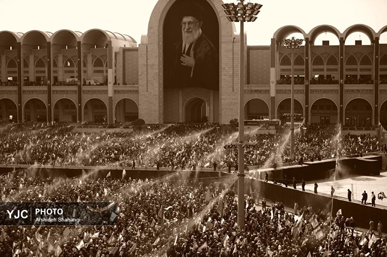 مراسم وداع با رهبر شهید انقلاب در مصلای تهران _۲