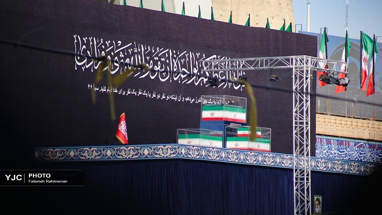 پیکر مطهر رهبر شهید انقلاب به مشهد رسید + فیلم