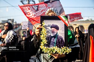 حضور با شکوه مردم در مراسم وداع با رهبر شهید انقلاب اسلامی در مصلای تهران _ ۱