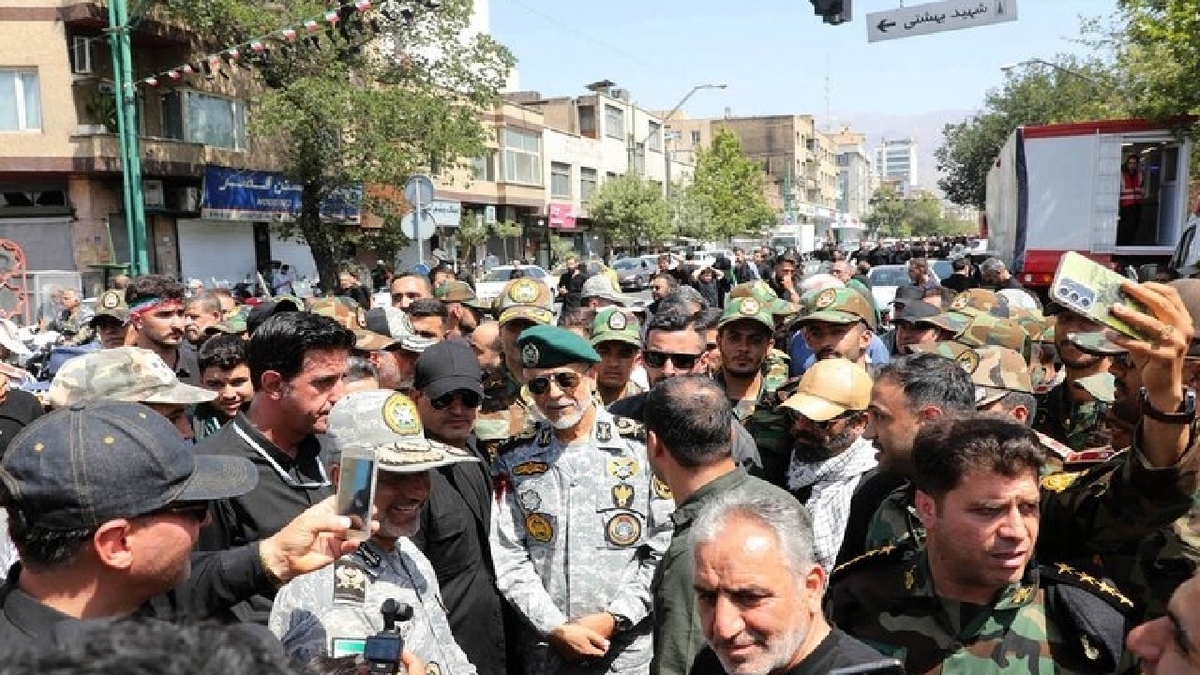 باشگاه خبرنگاران -دریادار سیاری: راه رهبری شهید را ادامه می‌دهیم/ شناختمان نسبت به دشمن عمیق‌تر شده است