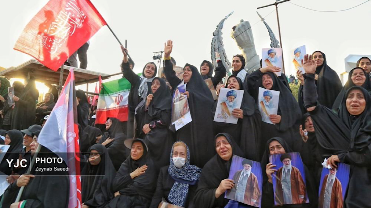 باشگاه خبرنگاران -‎ ‎توقف خدمات در ایستگاه متروی میدان انقلاب و تئاتر شهر به‌دلیل تراکم جمعیت