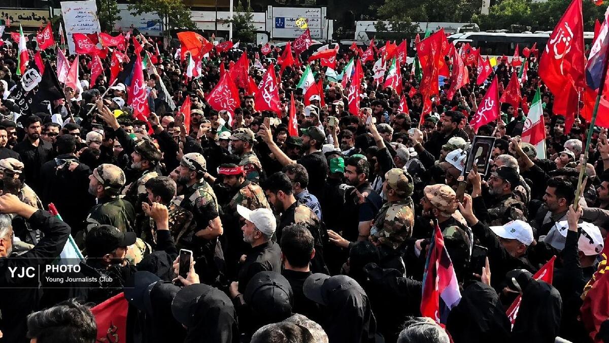 باشگاه خبرنگاران -میدان انقلاب تهران غرق در نوای مویه لری؛ وداعی از جنس دلدادگی با رهبر شهید + فیلم