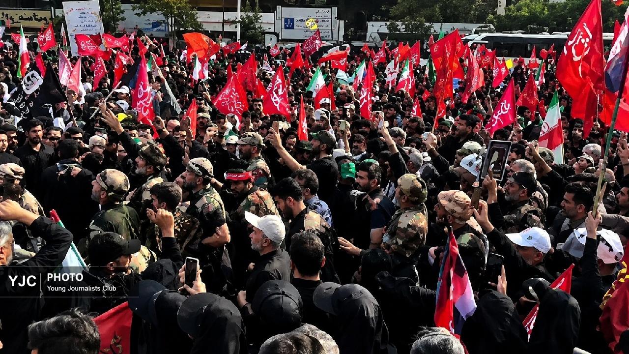 میدان انقلاب تهران غرق در نوای مویه لری؛ وداعی از جنس دلدادگی با رهبر شهید + فیلم