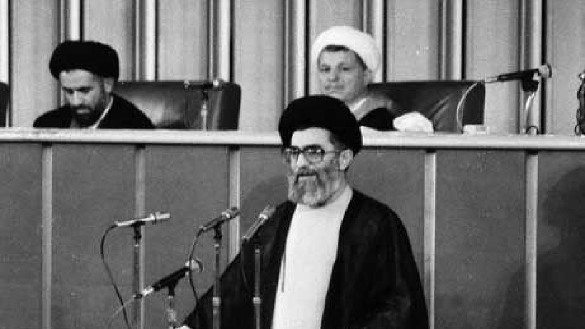 باشگاه خبرنگاران -وصیت‌نامه آیت‌الله خامنه‌ای در سال ۴۲؛ «دارایی من در حکم هیچ است ولی کفاف قرض‌های مرا می‌دهد»