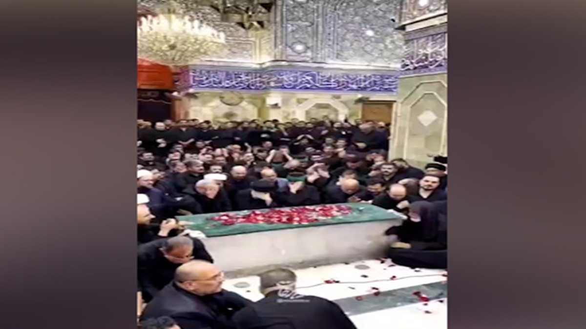 همراهی جنگنده‌های ارتش با هواپیمای حامل پیکر رهبر شهید انقلاب + فیلم