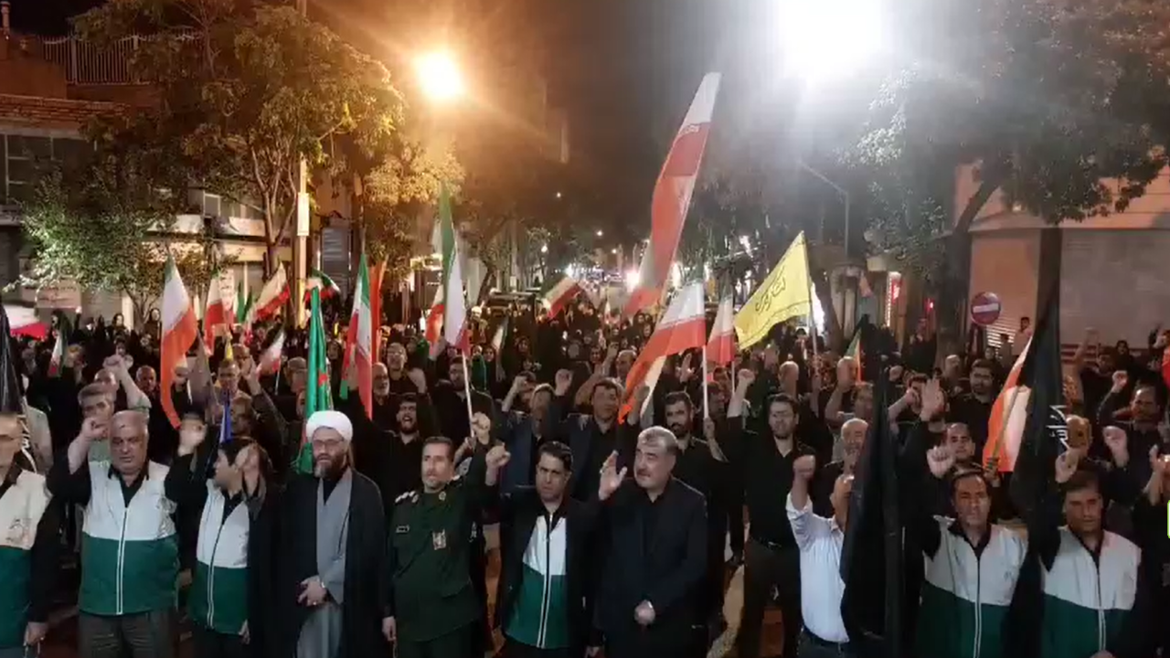 شور و حماسی مردم انقلابی اهر در میدان مقاومت + فیلم