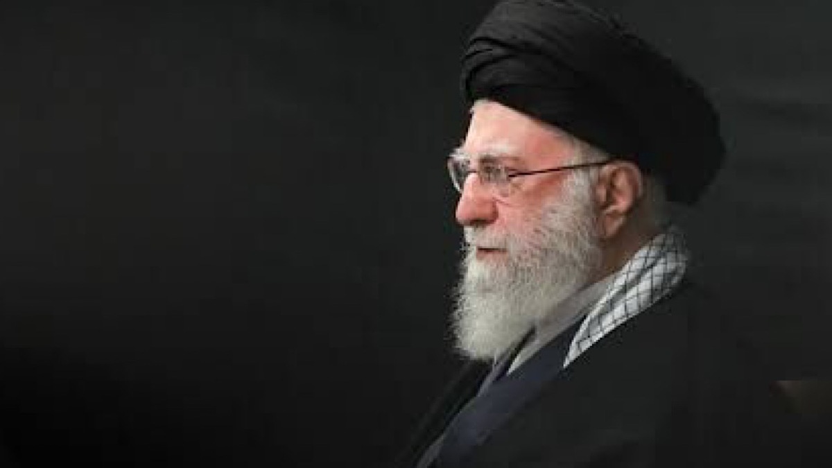 حضور پرشور زائران رهبر شهید انقلاب در خیابان امام رضا(ع) مشهد + فیلم