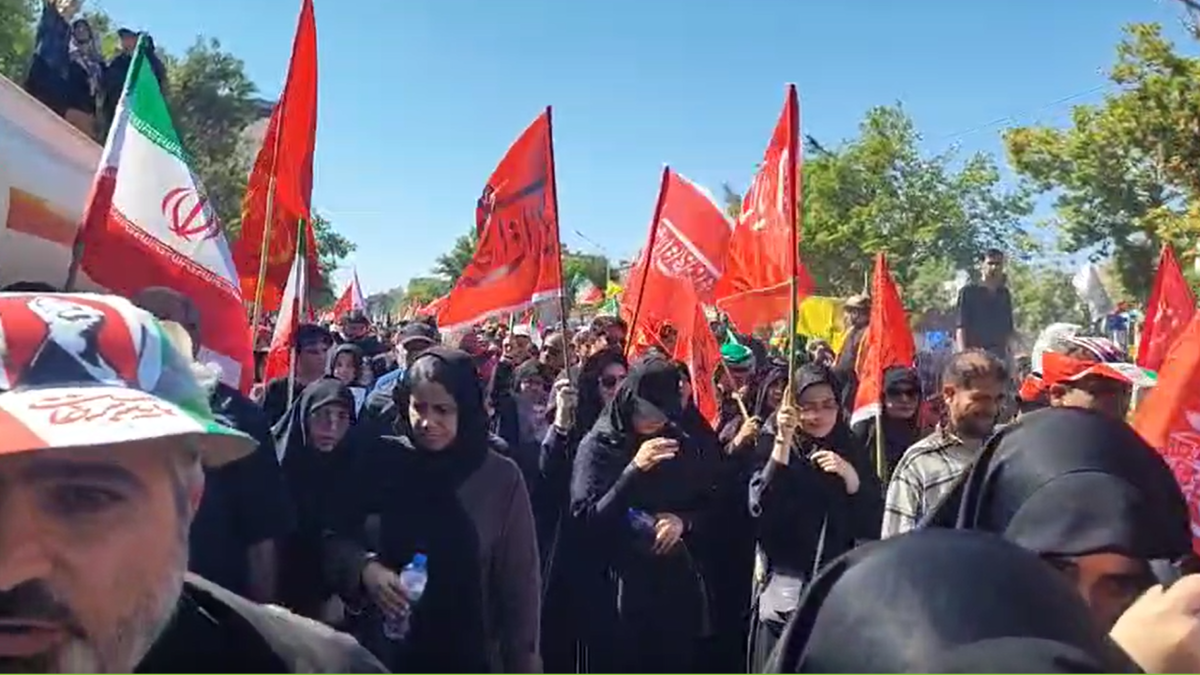 باشگاه خبرنگاران -حضور عاشقانه سوگواران رهبر شهید انقلاب در خیابان‌های منتهی به حرم امام رضا (ع)
