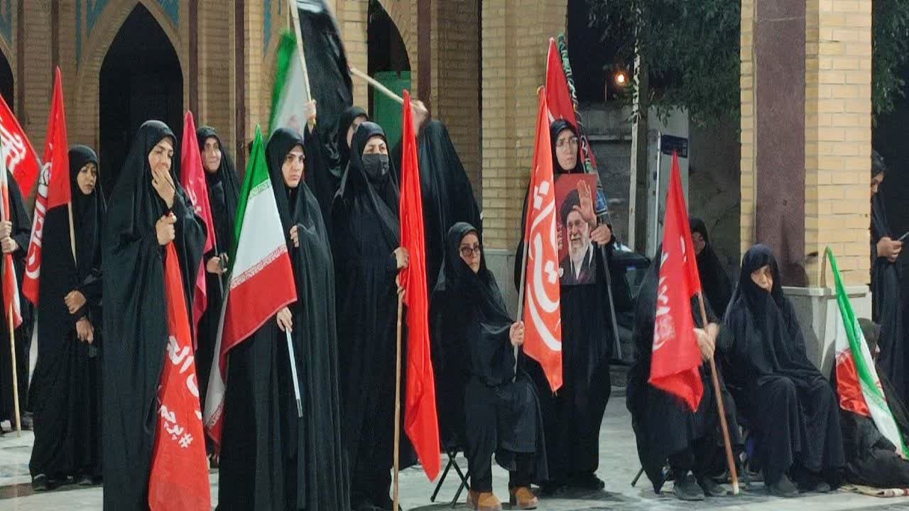 گوشه‌هایی از ایستادگی مردم انقلابی صالح آباد در تجمعات اقتدار و مقاومت + عکس و فیلم