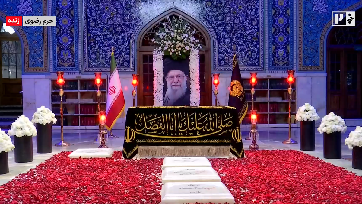 هم‌نوایی عطر حرم رضوی با یاد امام شهید + فیلم