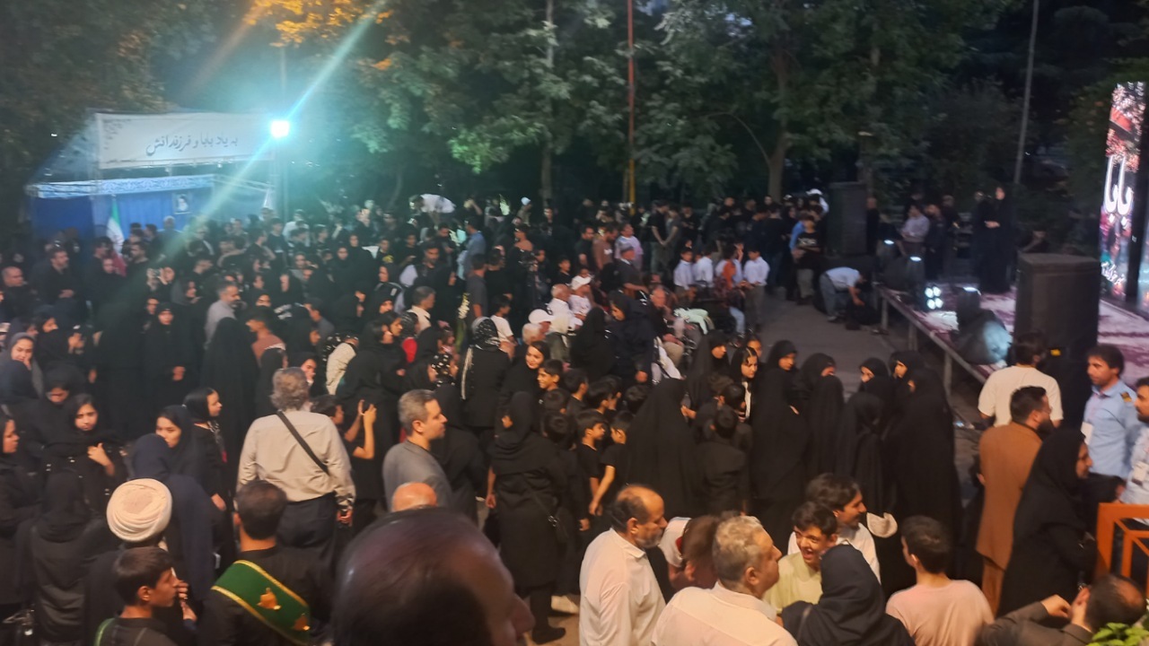 برگزاری مراسم «به یاد بابا» در شیرخوارگاه آمنه /مهاجرانی:رهبر شهید برای عزت ایران به شهادت رسید