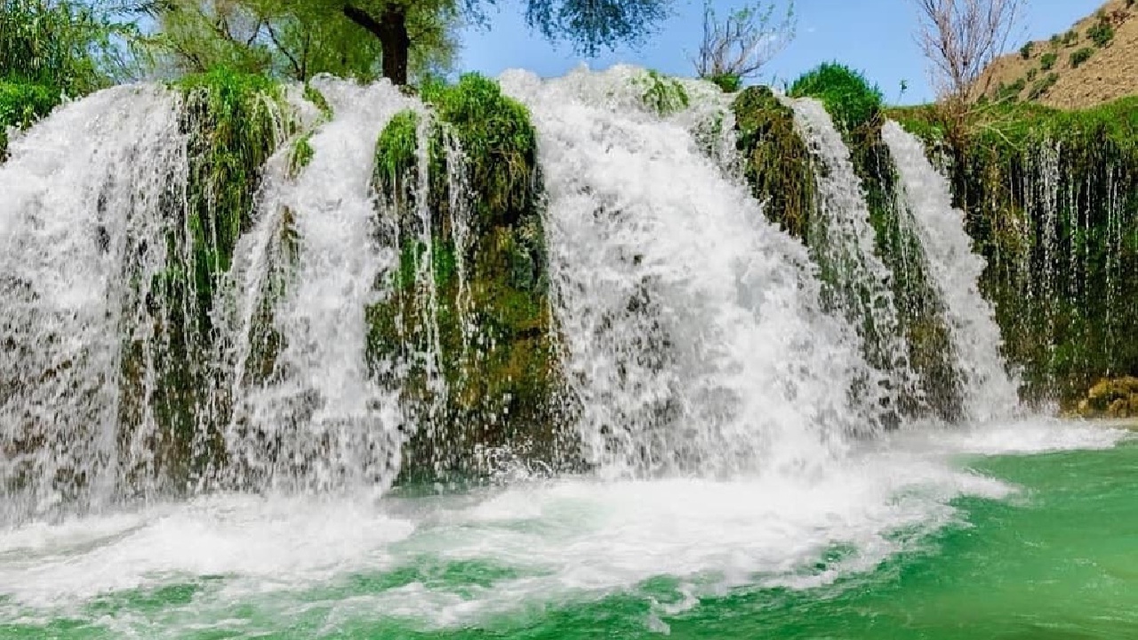 آبشارهای آرپناه لالی؛ بهشت خنک زاگرس در انتظار توسعه زیرساخت‌های گردشگری