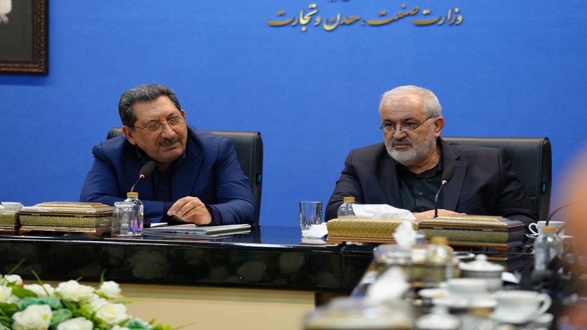 باشگاه خبرنگاران -توافق وزرای صمت و نیرو برای کاهش محدودیت برق شهرک‌های صنعتی و تأمین برق صنایع فولادی
