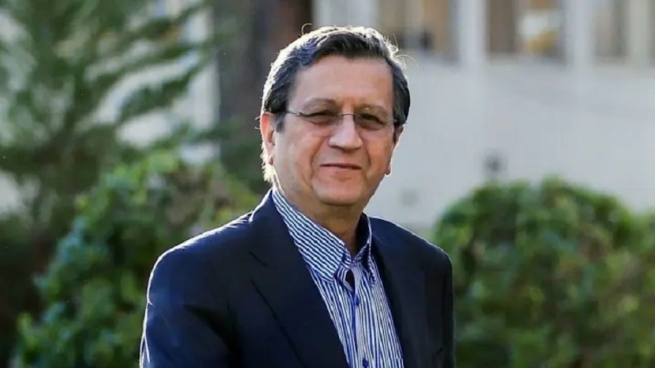 همتی: از شنبه تخصیص و تأمین ارز واردات افزایش معنادار خواهد داشت