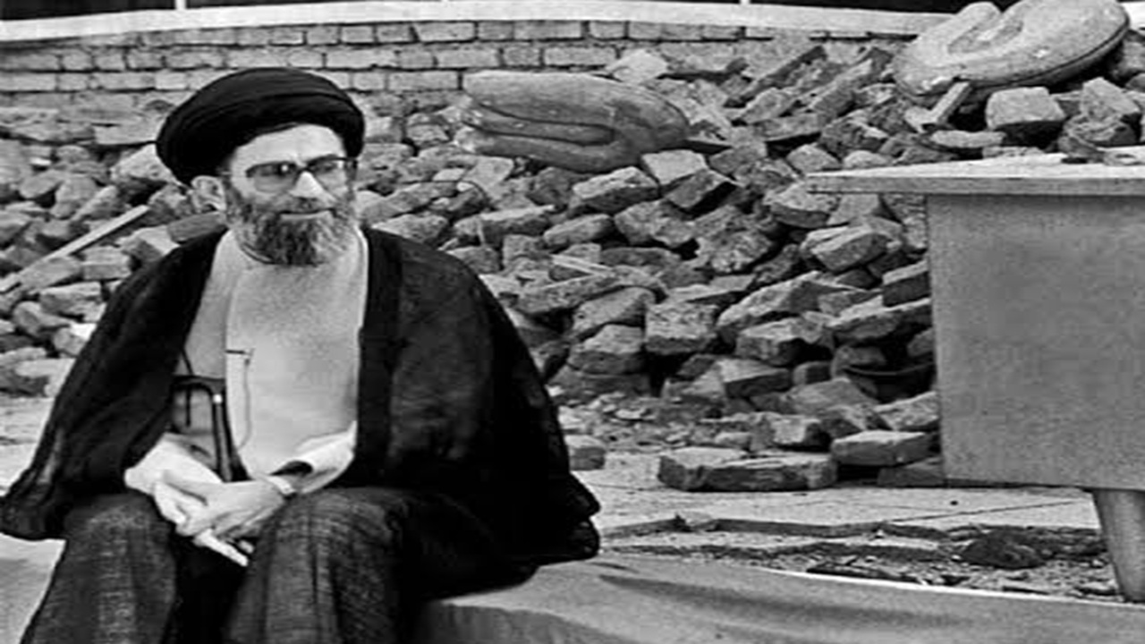 نوای روضه‌خوانی رهبر شهید انقلاب در شب تاسوعا + فیلم