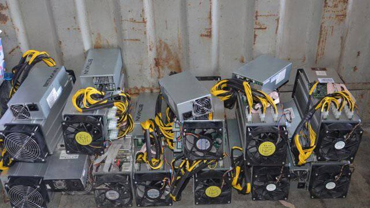 جمع آوری ۶۱ دستگاه ماینر غیرمجاز در چهارمحال و بختیاری