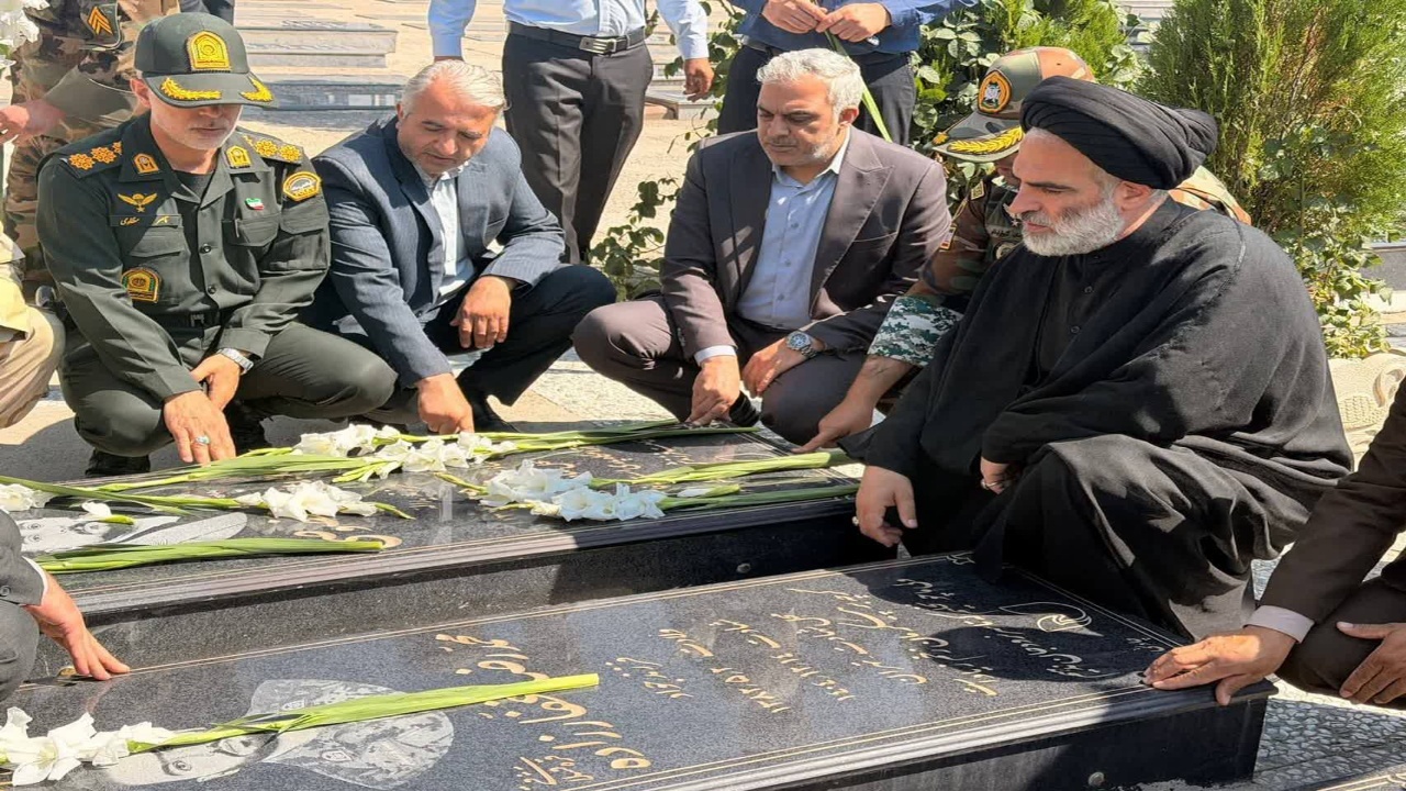 تجدید میثاق فرماندار جدید سلماس با آرمان‌های امام راحل و شهدا + تصاویر