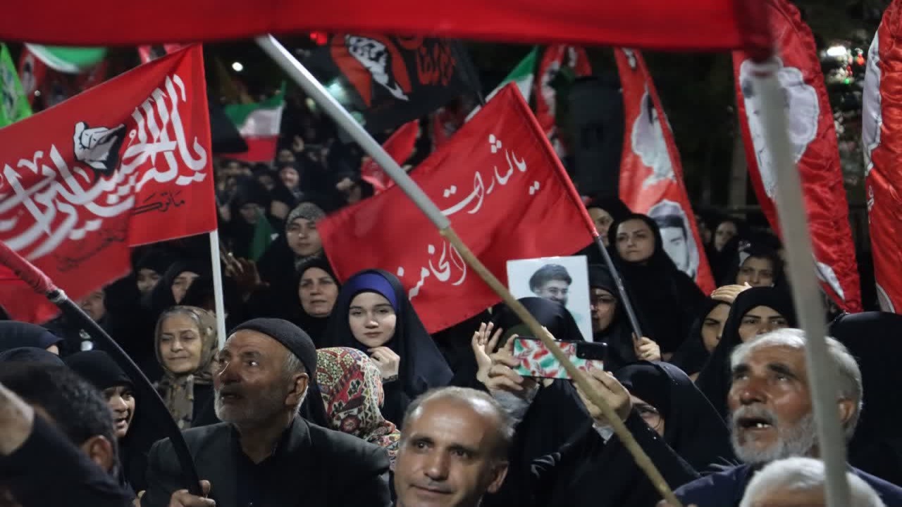 تداوم وطن دوستی ماهدشتی‌ها در اجتماعات شبانه + عکس
