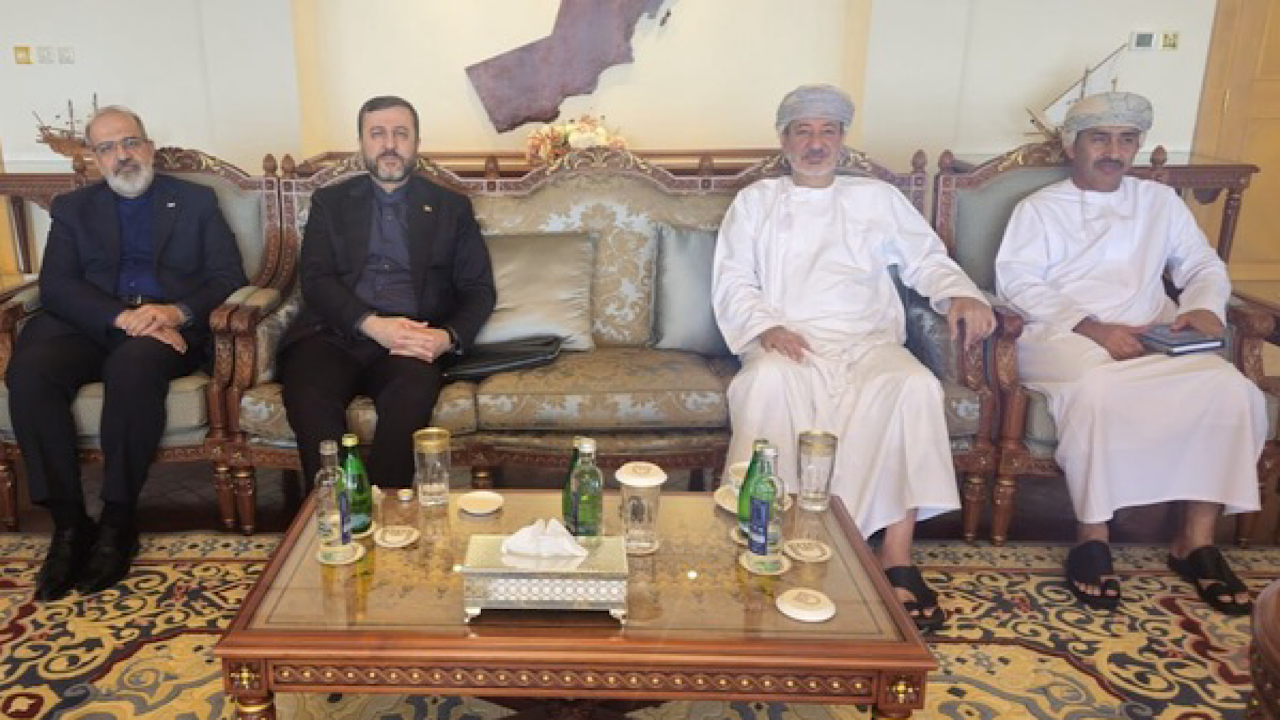 سفر غریب‌آبادی به مسقط و برگزاری نشست کمیته مشترک هرمز