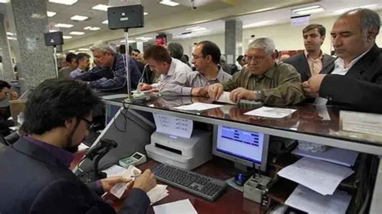گلایه مشتریان بانک ملی از اختلال در تراکنش های بانکی