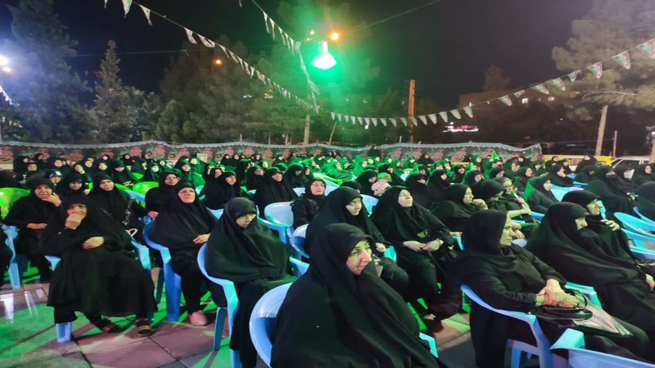 دلدادگی مردم انقلابی خاورشهر به میهن اسلامی در تجمعات شبانه + عکس