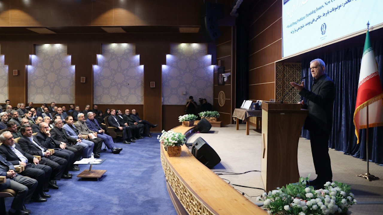 پزشکیان: مدیریت علمی اعتیاد نیازمند اصلاح قوانین و فرآیندهای اجرایی است