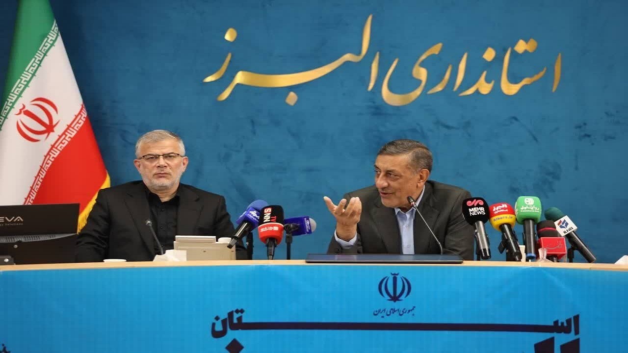 دولت تلاش کرده در برابر فشارهای دشمن خم نشود/ هدف از تفاهم دوستی با آمریکا نیست