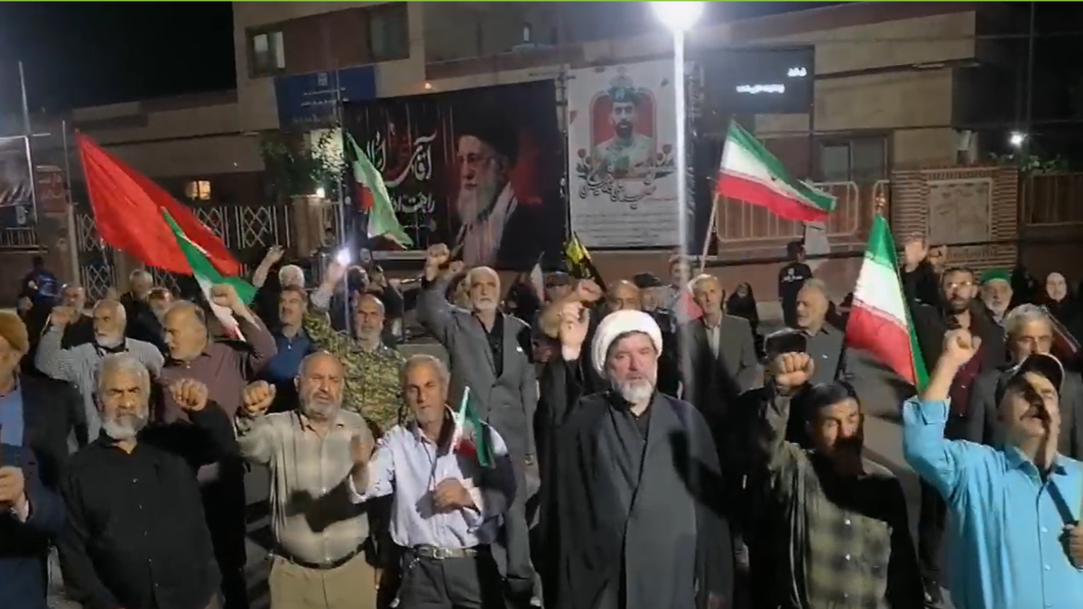 باشگاه خبرنگاران -موج همدلی و وطن دوستی مردم انقلابی دیباج در میدان اقتدار و مقاومت + فیلم