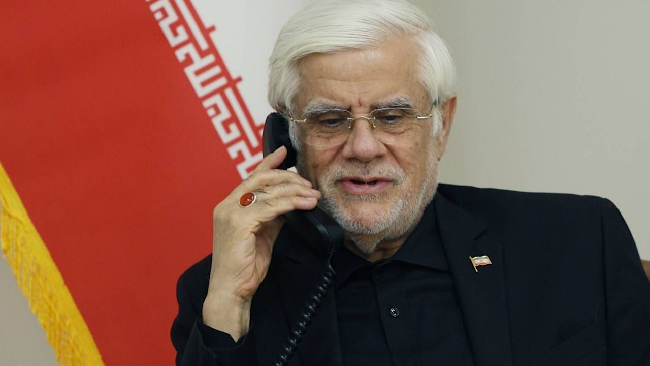 گفت‌وگوی تلفنی عارف با مسئولان ملی و استانی ستاد اربعین در مرز مهران