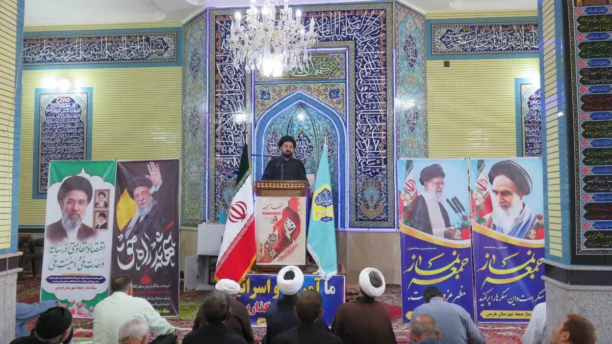 باشگاه خبرنگاران -روایتی از اقامه نماز پرفیض جمعه در هریس + عکس و فیلم