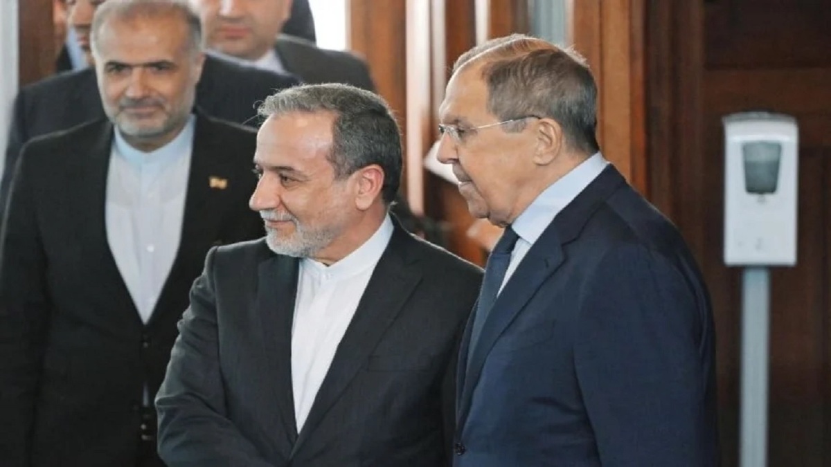 باشگاه خبرنگاران -رایزنی لاوروف و عراقچی درباره کاهش تنش‌ها در خلیج فارس