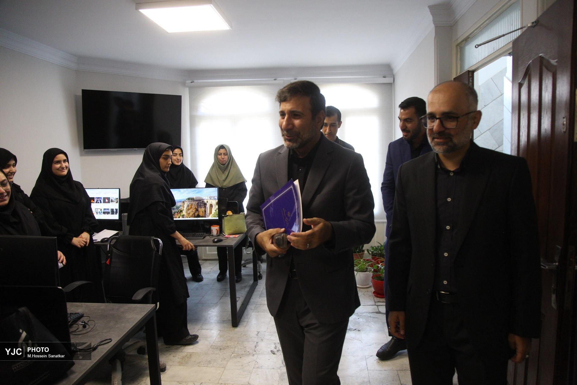 طحان نظیف در باشگاه خبرنگاران جوان طحان نظیف در باشگاه خبرنگاران جوان