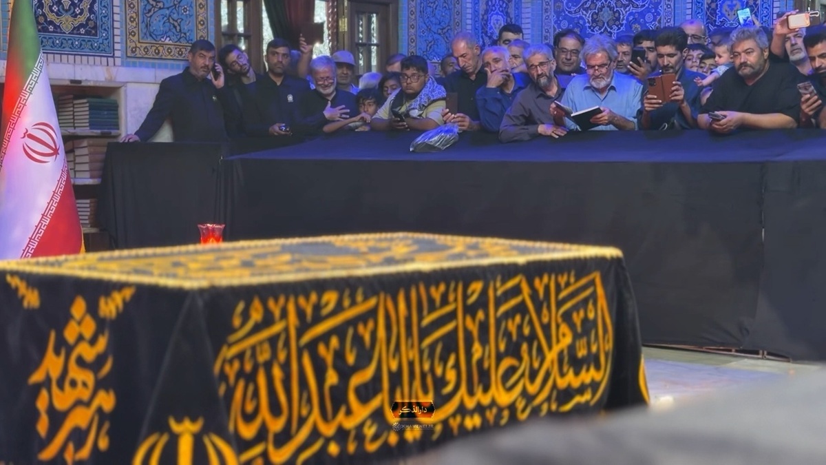 حال‌وهوای زائران رضوی در مزار رهبر شهید انقلاب + فیلم