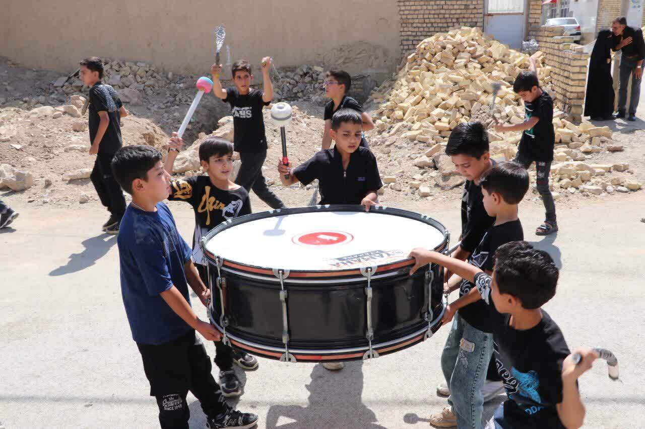 مراسم عزاداری و زنجیر زنی هیئت حضرت ابوالفضل (ع)