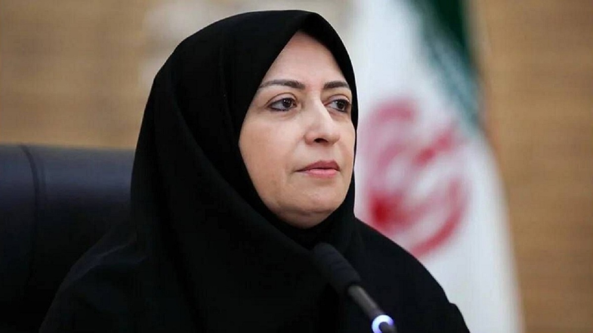 باشگاه خبرنگاران -پاکسازی سواحل جنوبی قشم و جزیره هنگام از آلودگی نفتی