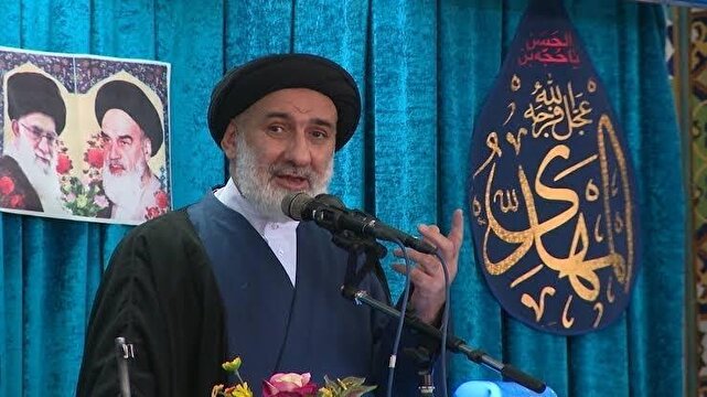 مسئولان باید با اتکا به پشتوانه مردمی، با شجاعت در مسیر خدمت حرکت کنند