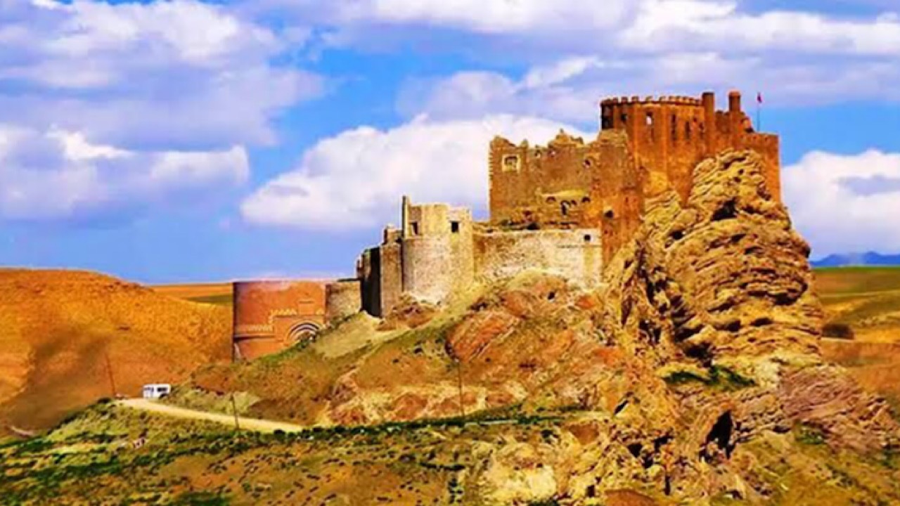 وزیر میراث‌فرهنگی: ثبت‌جهانی الموت نمادی از تداوم هویت تمدنی ایران است