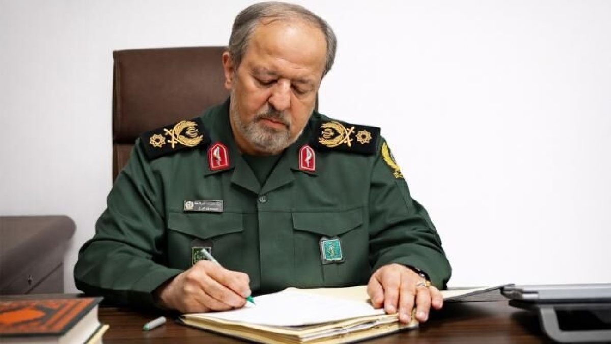 باشگاه خبرنگاران -سرپرست وزارت دفاع: خون شهدای اقتدار، توان بازدارندگی ایران را استوارتر از گذشته خواهد کرد