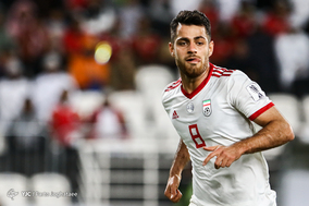 دیدار تیم‌های فوتبال ایران و عمان