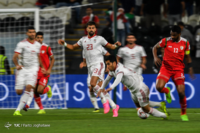 دیدار تیم‌های فوتبال ایران و عمان