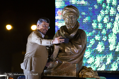 آئین بزرگداشت بوعلی سینا و روز پزشک در همدان آئین بزرگداشت بوعلی سینا و روز پزشک در همدان